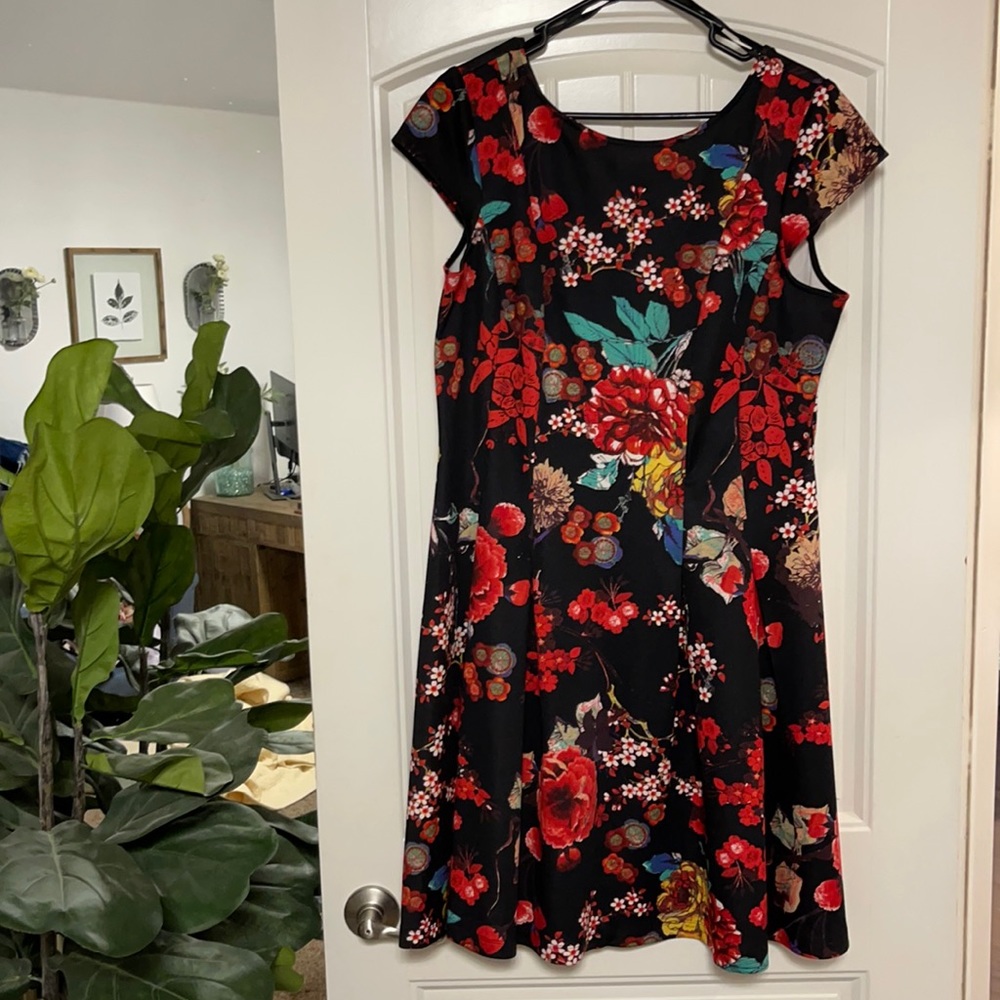 Structured size 16 floral versatile dress